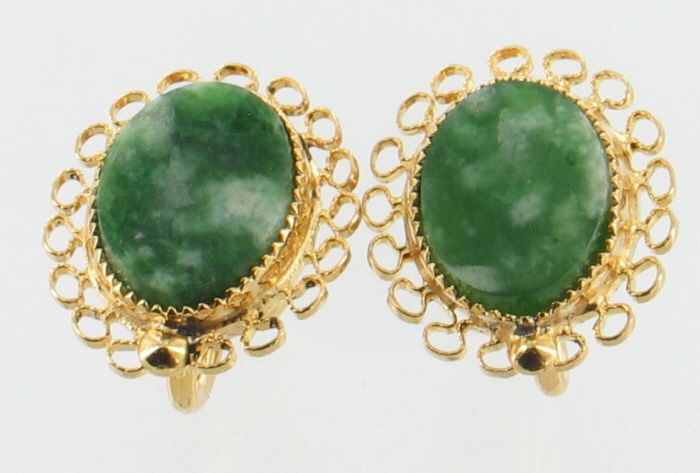 VINTAGE GOLD FILLED 12K FILIGREE JADE SCREW BACK EARRINGS  