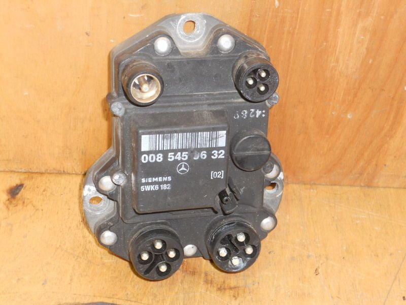 90 Mercedes 560SEL C W126 Ignition Control Module 06 32  