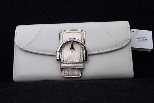 NWT COACH CREAMY WHITE/GOLD SOHO LEATHER BUCKLE SLIM ENVELOPE WALLET 