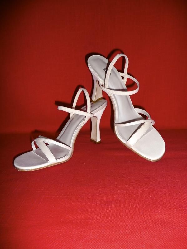 WOMENS B.P. STRAPPY HEELS WHITE SIZE 7N  