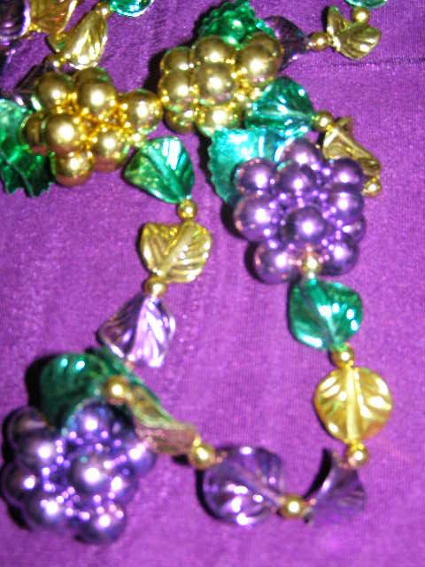 Mardi Gras Beads Grapes Wine Connoisseur Varietal FREE USA SHIPPING 