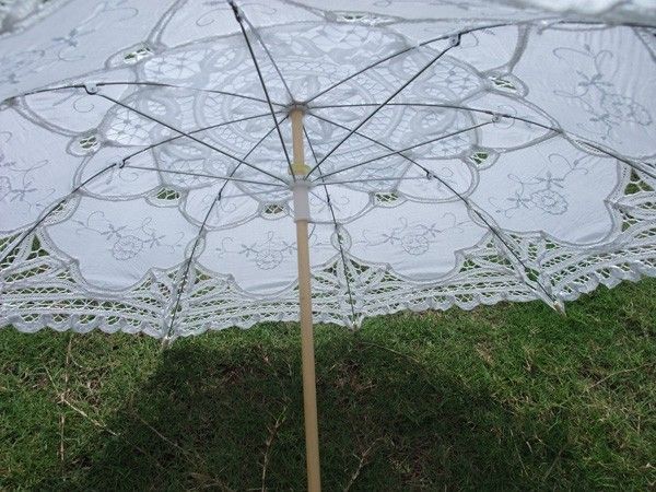 25 Elegant white Belle Lace parasol wedding party  