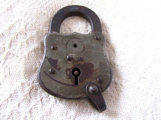 VINTAGE Yale Lock Padlock MADE IN GERMANY OLD  