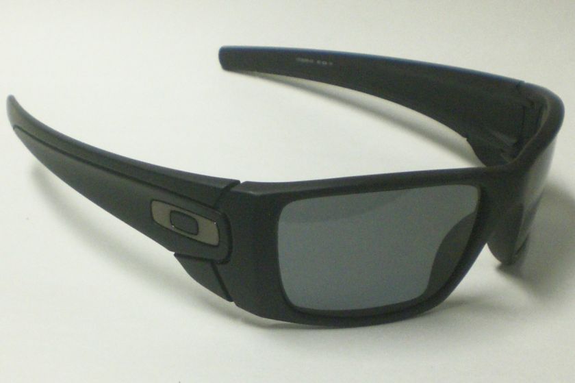 OAKLEY FUEL CELL 009096 05 BLACK SUNGLASSES POLARIZED  