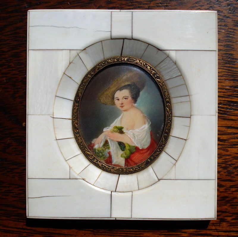 BEAUTIFUL OVAL MINIATURE SIGNED PAINTING ON OX BONE PORTRAIT  