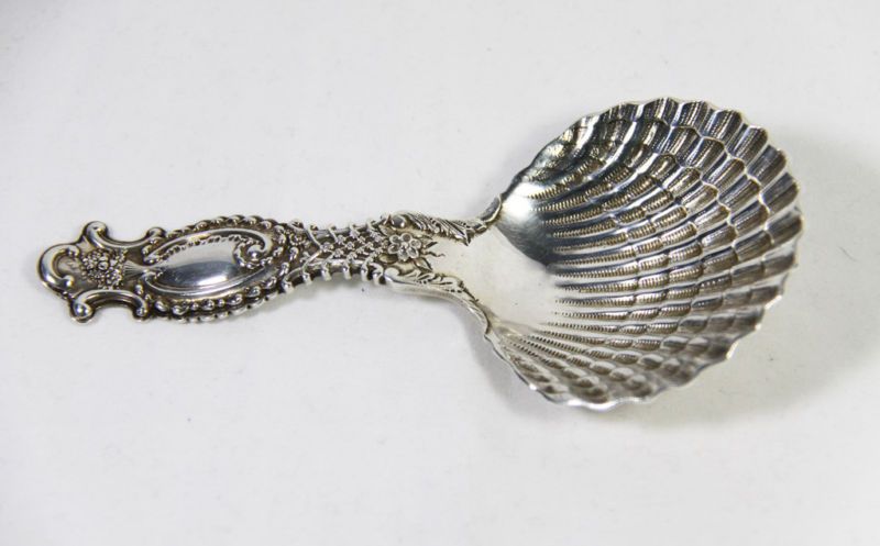 TIFFANY STERLING BASKET FLOWER BON BON SPOON CLAMSHELL  