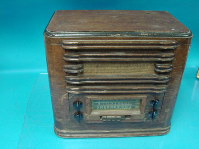 Antique Silvertone 7038 Deco Broadcast Shortwave Radio Radionet Table 