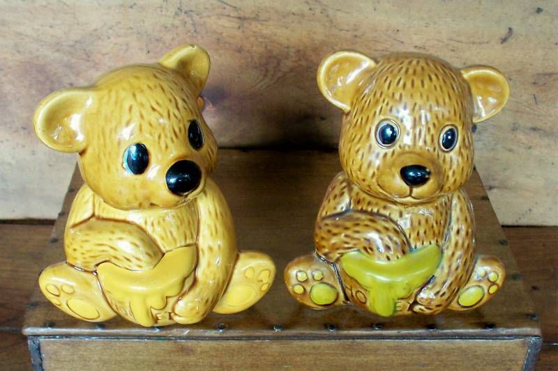 Lot (2) Vintage HONEY POT BEAR Canisters w/ applicators  