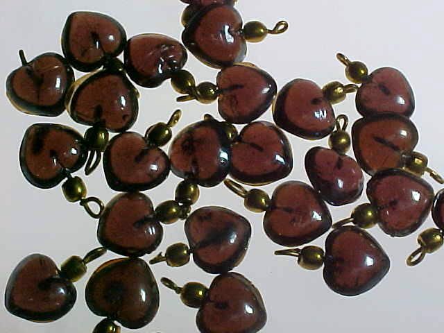 Vtg 25 ROSE / AMETHYST HEART PRESSED BEADS DEAD STOCK WQW  