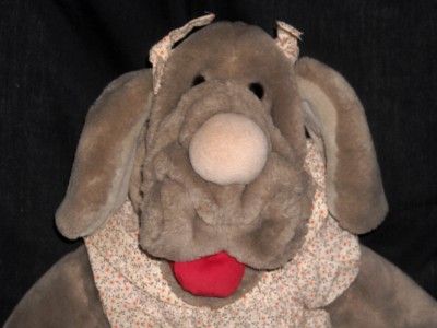   1981 WRINKLES GIRL BLOODHOUND SHAR PEI PUPPY DOG PLUSH HAND PUPPET