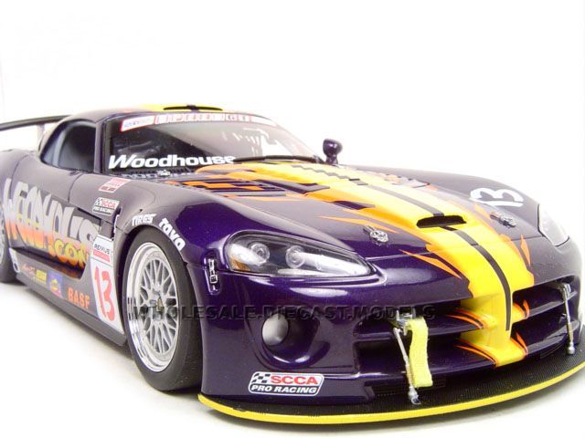 DODGE VIPER COMPETITION #13 SCCA 2004 118 AUTOART  