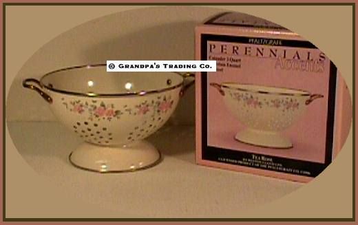 Pfaltzgraff TEA ROSE 3 Quart Colander NEW in Box Roses  