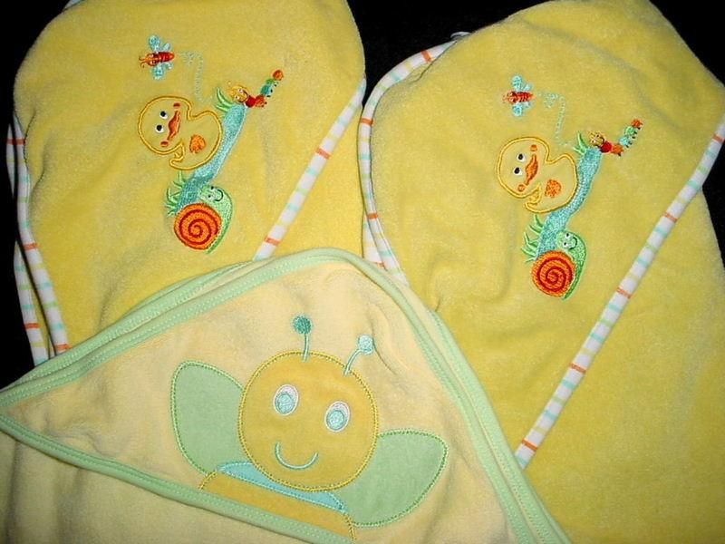 USED BABY BATH HOODED TOWEL NUETRAL UNISEX BOY or GIRL 0 3 or 0 9 