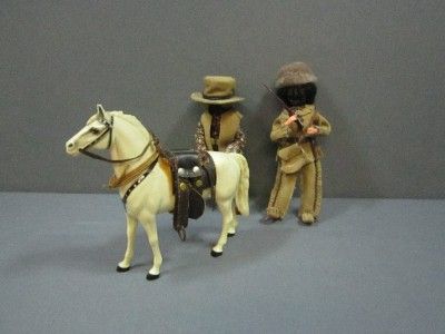 VINTAGE HARTLAND HORSE WITH SADDLE AND REINS & TWO FIGURES COWBOY 