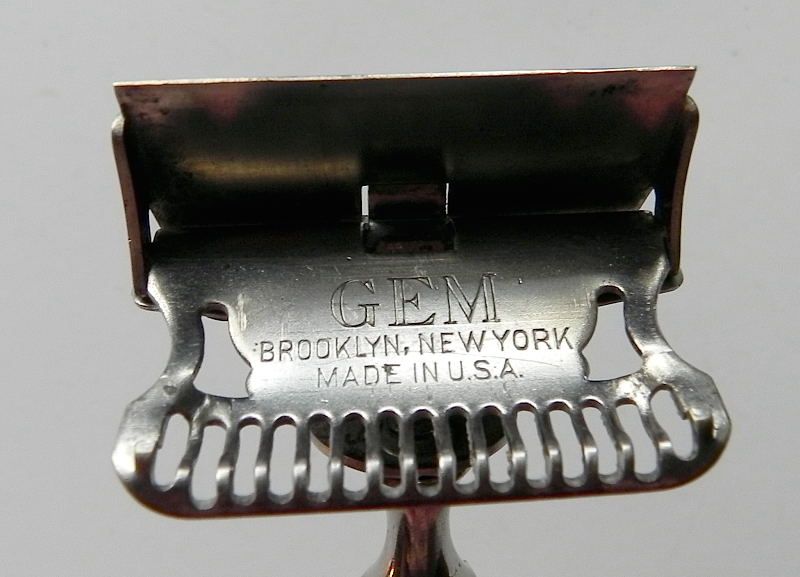 VINTAGE SHAVING SHAVER GEM SAFETY RAZOR NICE HANDLE  