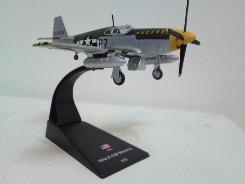   51B Mustang MIB w/ 2 Bulgarian magazine The Millitary planes  