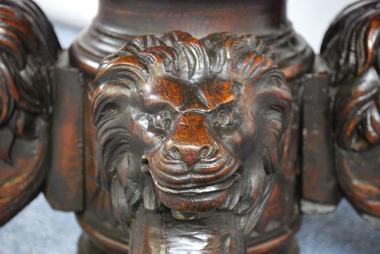 ANTIQUE FRENCH OAK HUNT LIONS PEDESTAL BREAKFAST TABLE  