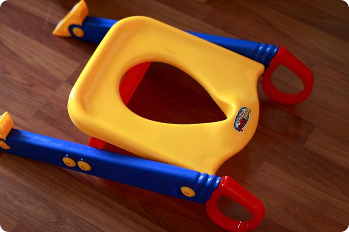 NWT Baby Cover Toilet Potty Learning Training Handle Seat Folded 